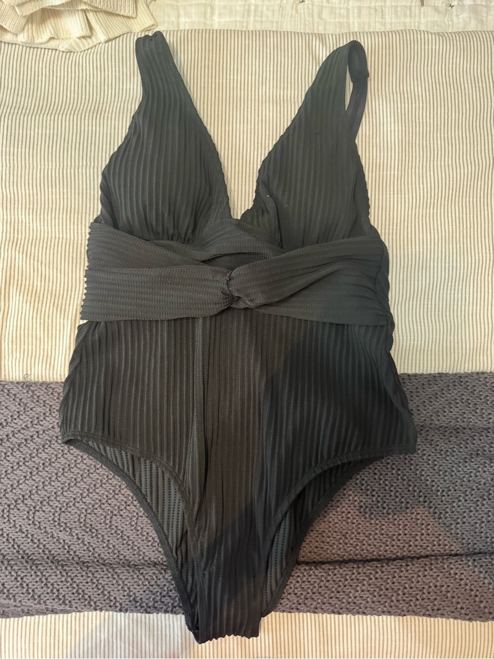 Cupshe Black Ribbed Twist-Front One-Piece Swimsuit